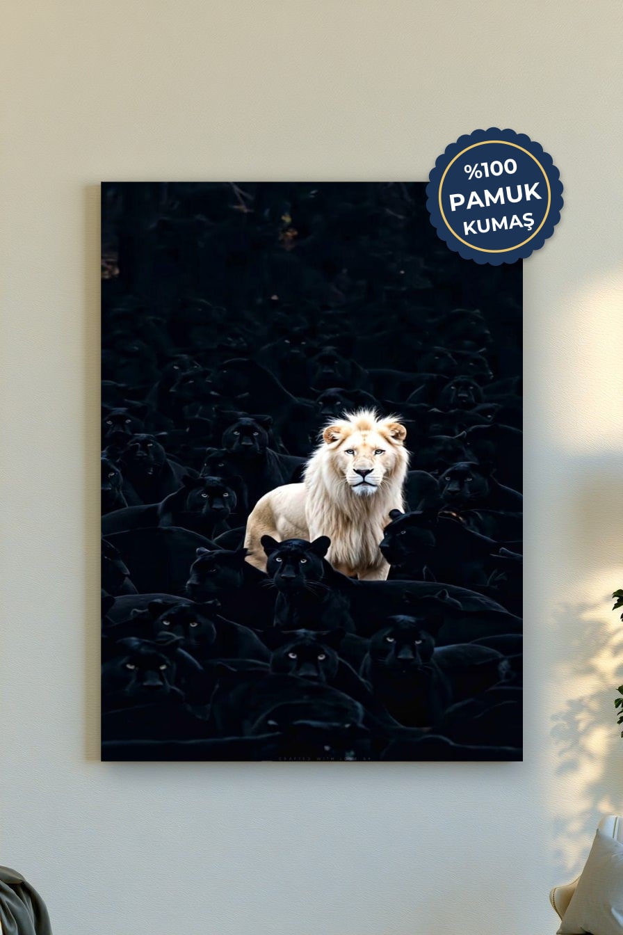 Aslan ve Siyah Panterler Kanvas Tablo - Etkileyici Kontrast