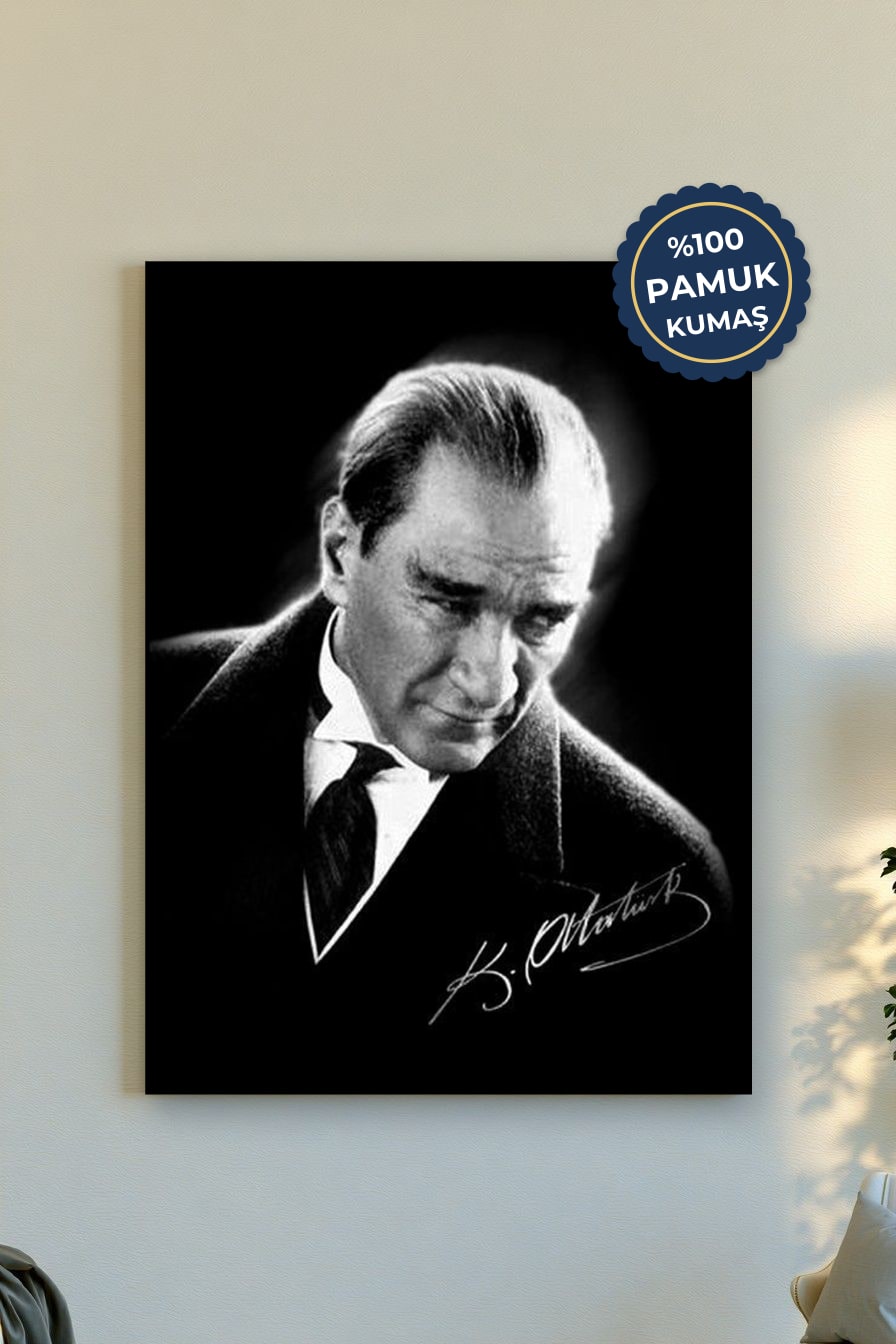 Mustafa Kemal Atatürk Kanvas Tablo - Siyah Beyaz İkonik Tasarım
