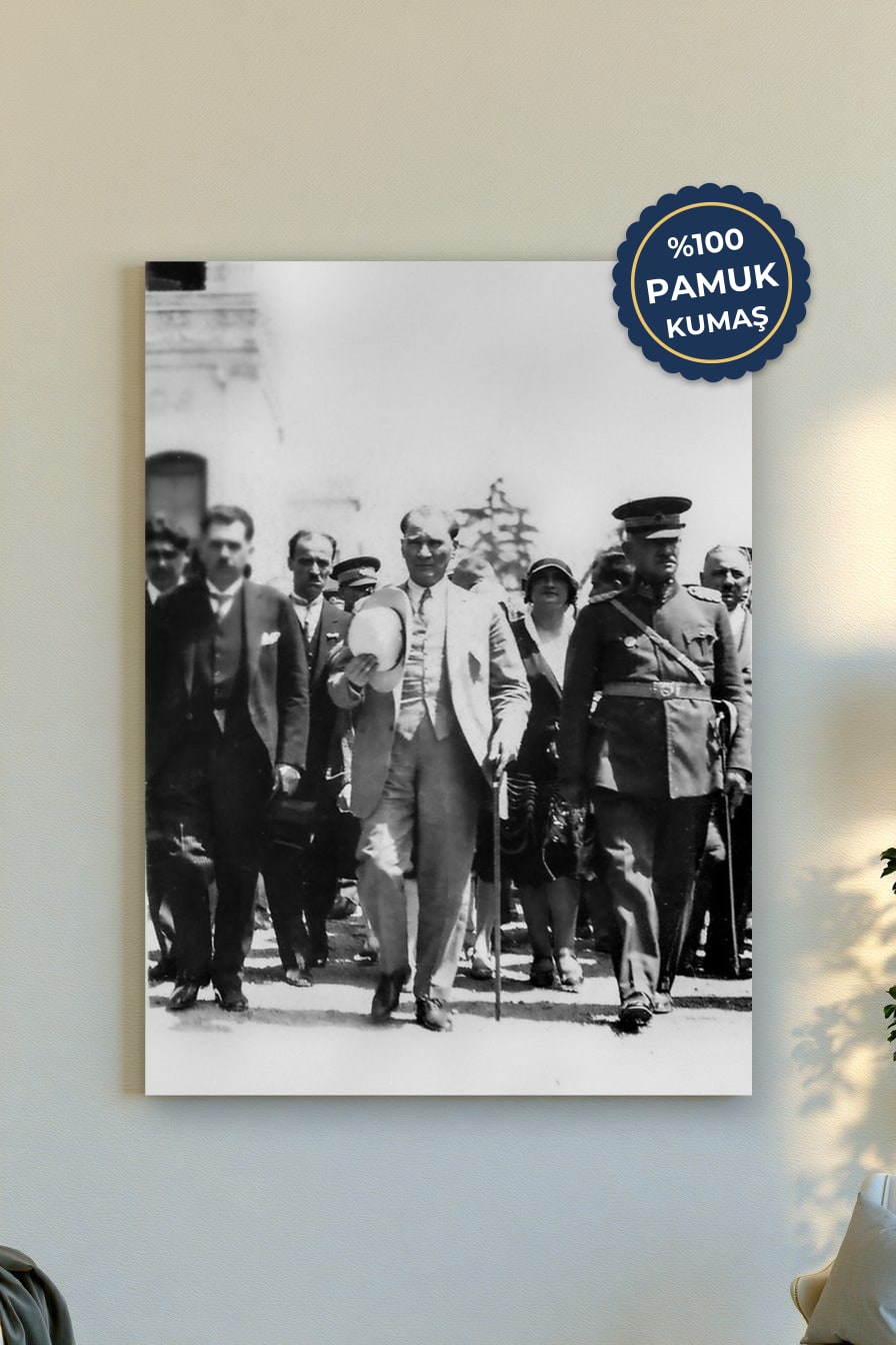 Mustafa Kemal Atatürk Kanvas Tablo - Siyah Beyaz