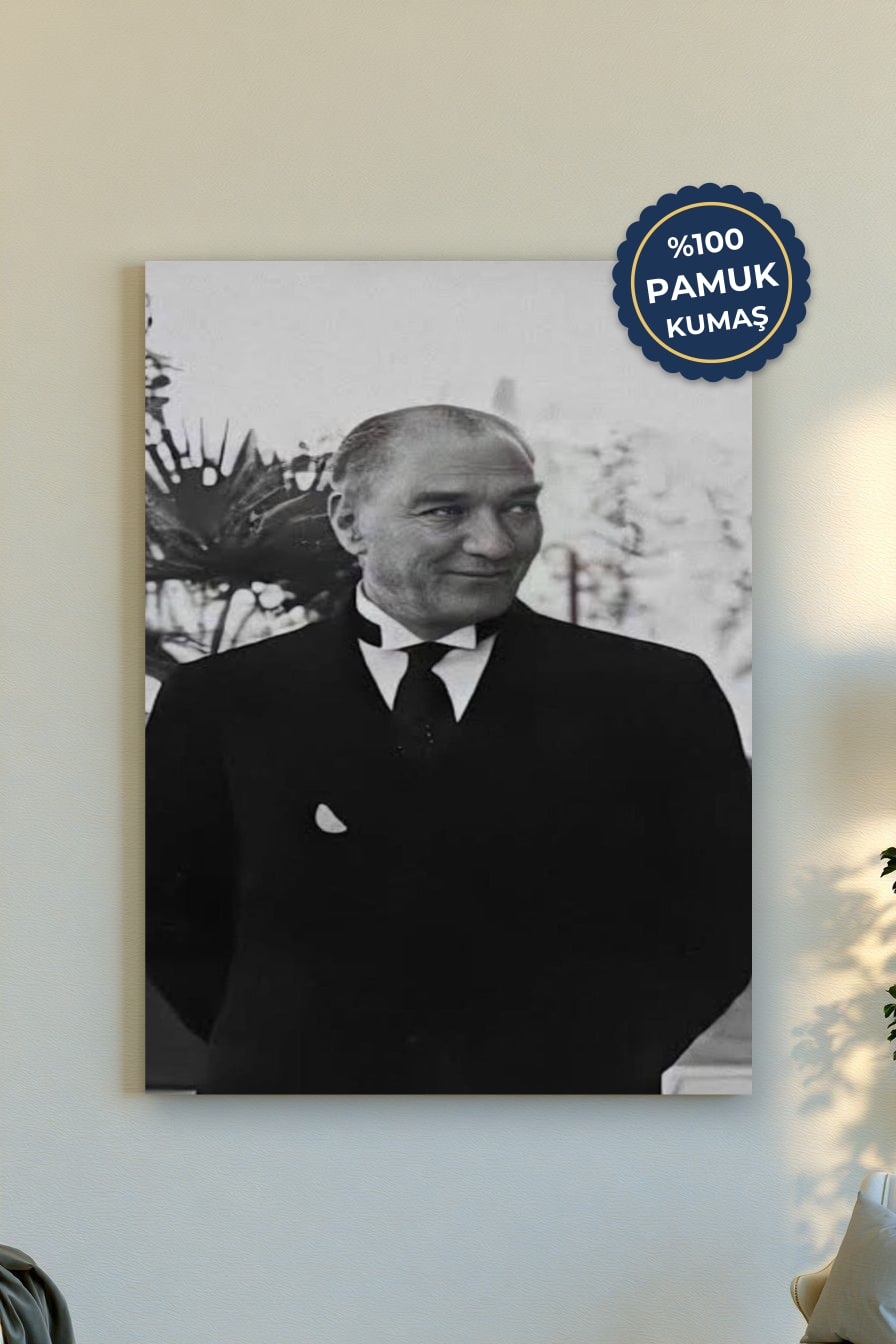 Atatürk Kanvas Tablo - Siyah Beyaz Vurgusu