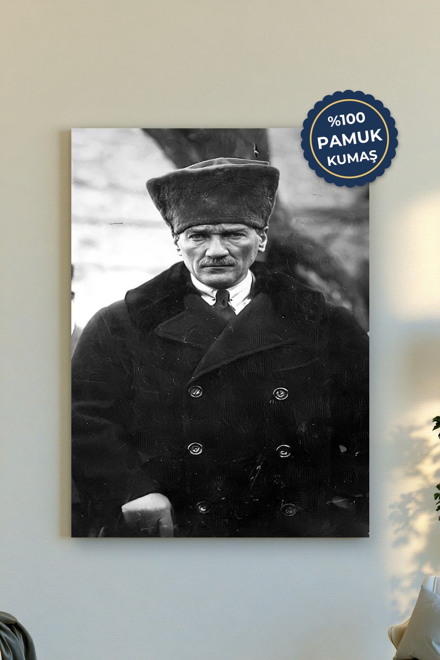 Tarihsel Figür Kanvas Tablo - Siyah Beyaz Vurgusu