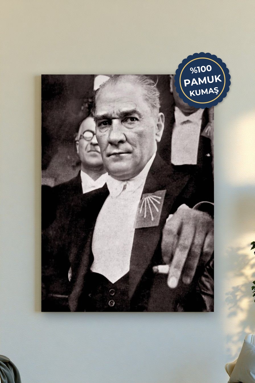 Atatürk Kanvas Tablo - Monokrom Vurgusu
