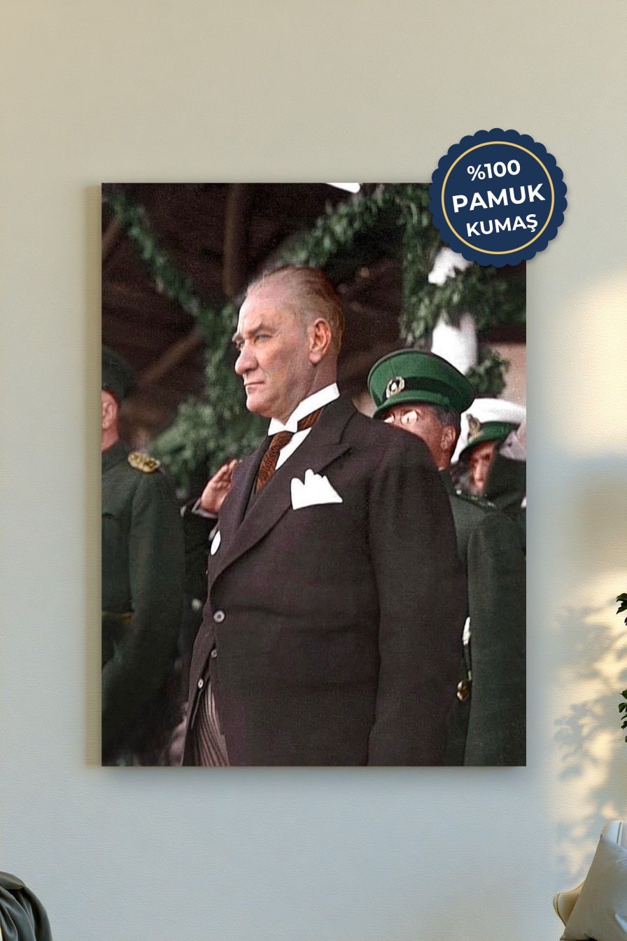 Tarihsel Lider Kanvas Tablo - Siyah Beyaz Vurgusu