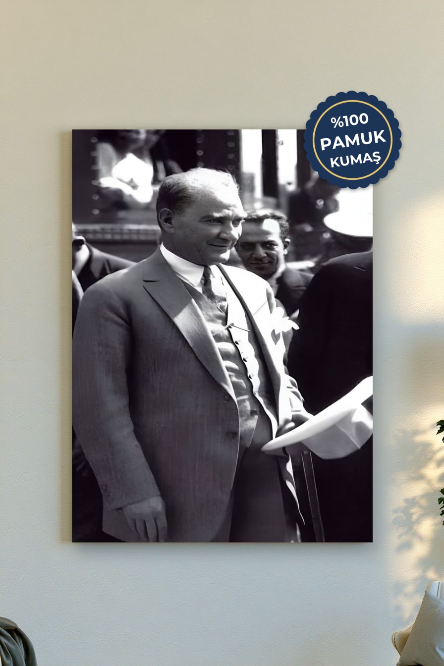 Tarihi Figür Kanvas Tablo - Siyah ve Beyaz Vurgusu
