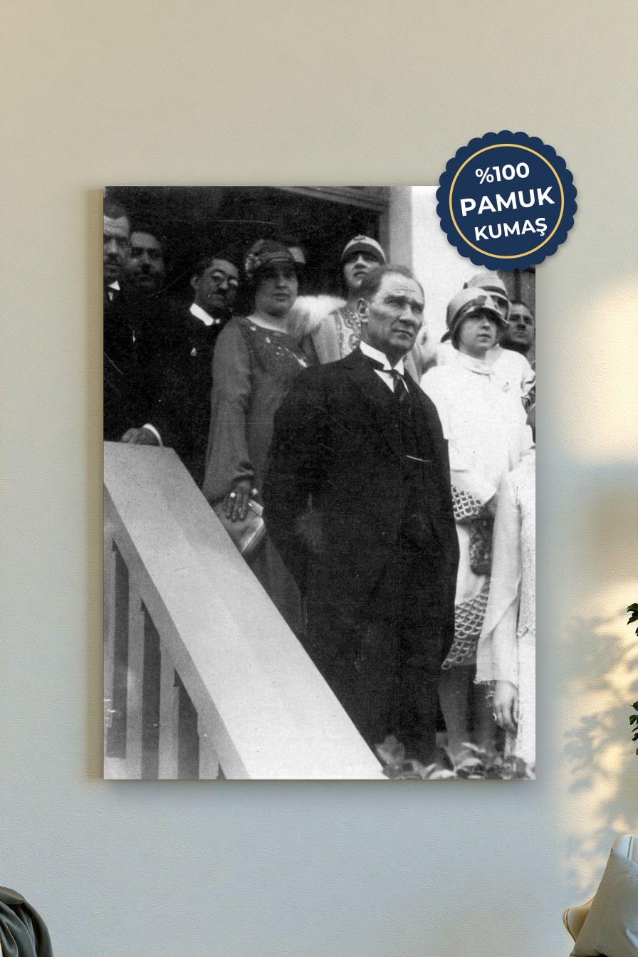 Tarihî Anlar Kanvas Tablo - Siyah Beyaz Vurgusu