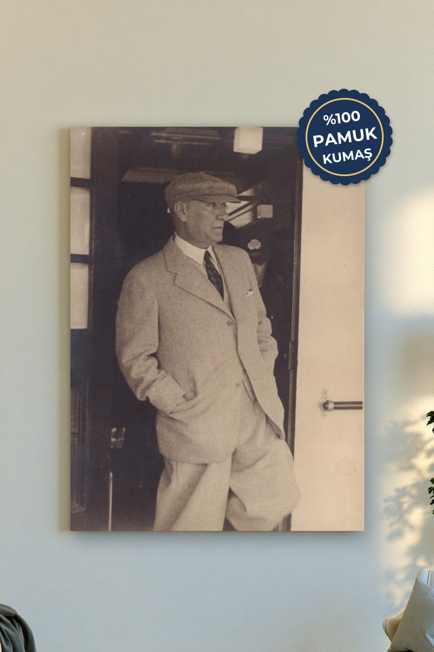Tarihî Figür Kanvas Tablo - Siyah Beyaz Vurgusu
