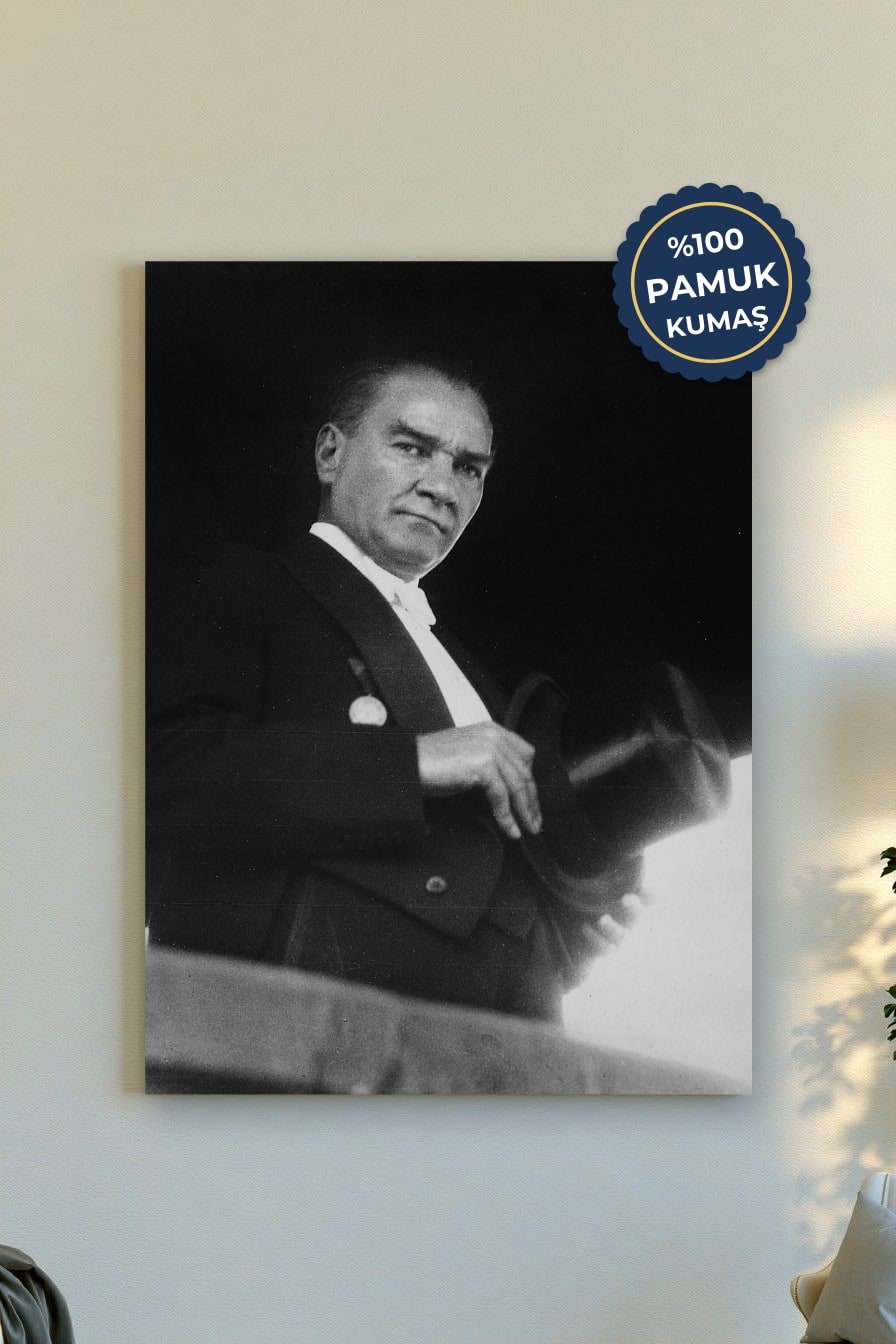 Tarihi Figür Kanvas Tablo - Siyah Beyaz Vurgusu