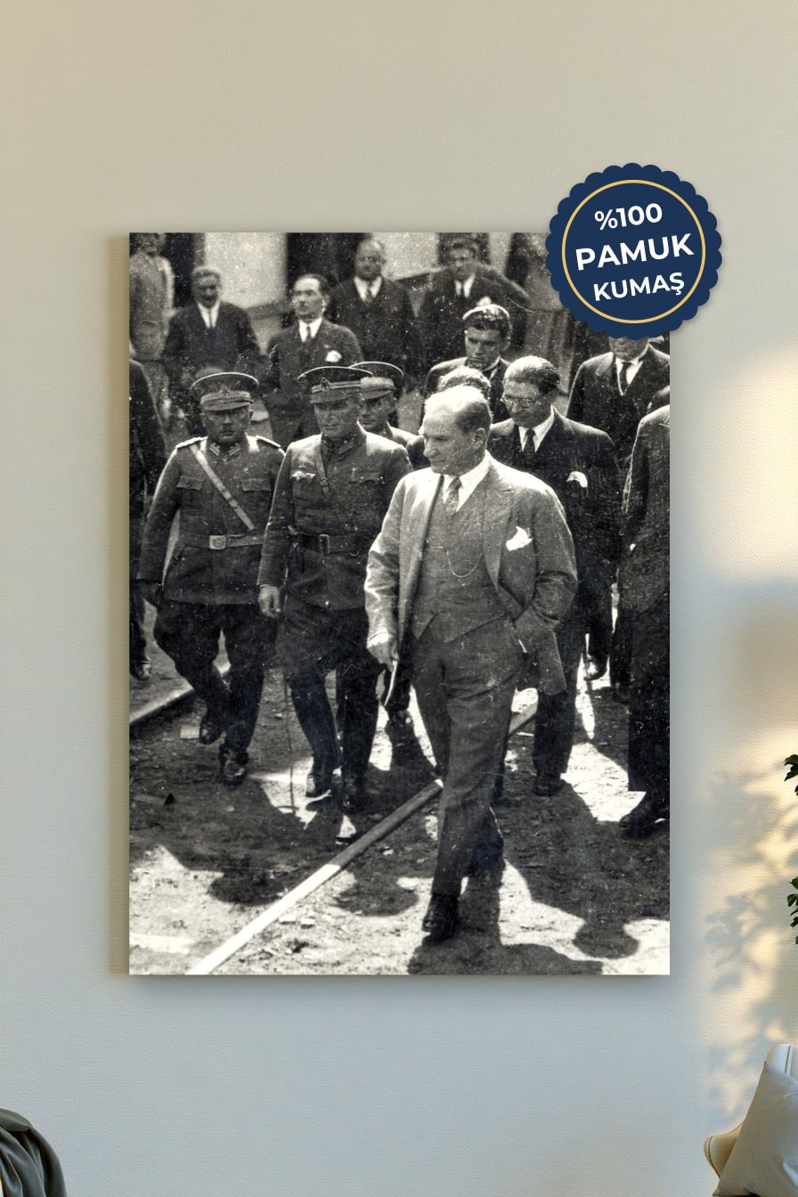 Tarihî Anlar Kanvas Tablo - Siyah Beyaz Vurgusu