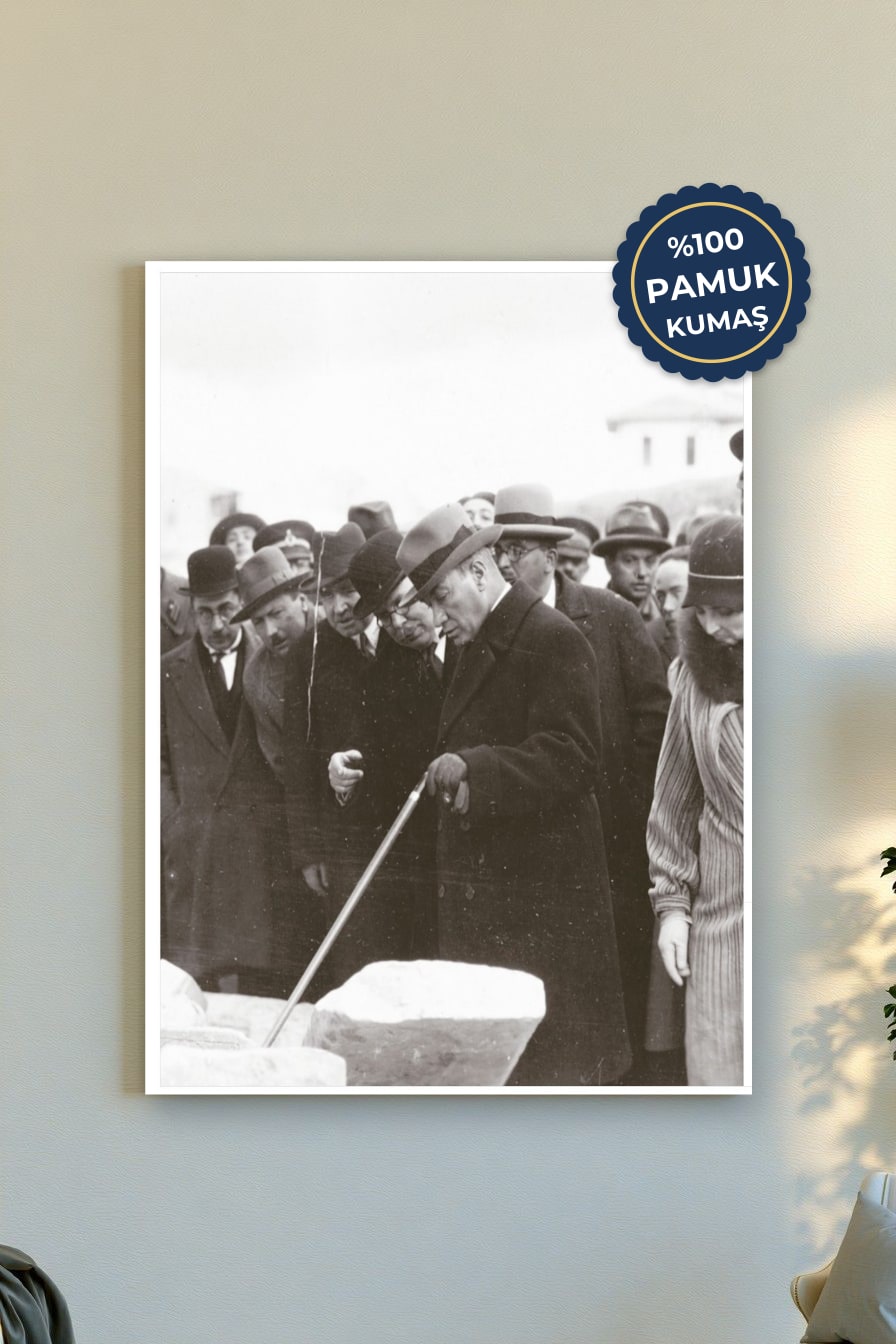 Tarihî Anlar Kanvas Tablo - Siyah Beyaz Vurgusu